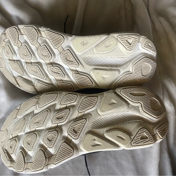 HOKA women’s running shoes size 10B - Picture 7 of 10